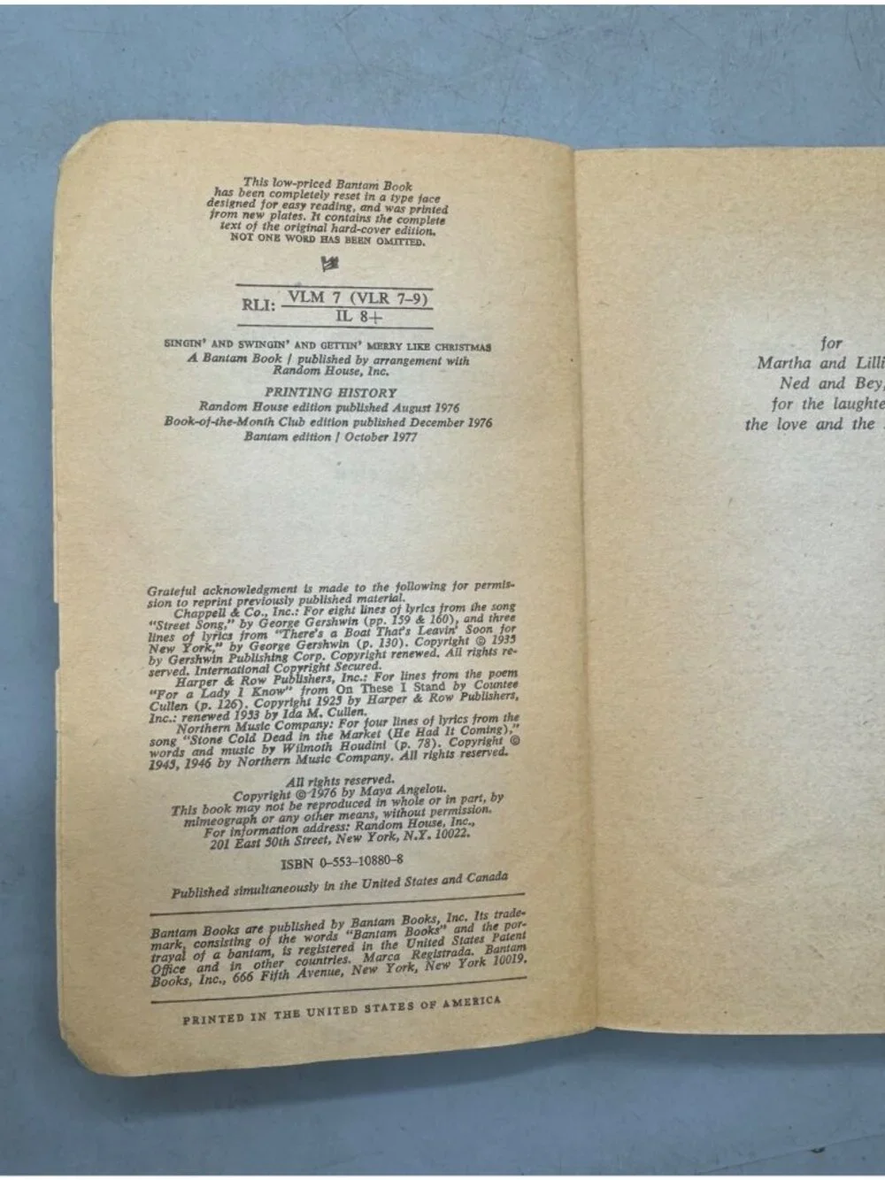 Vtg Maya Angelou Singin And Swingin And Gettin Merry Like Christmas Book 1977